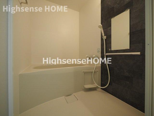 バス・シャワールーム　落ち着いた空間のお風呂です