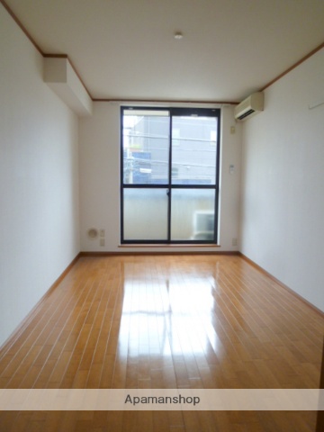 小田急線 梅ケ丘駅 徒歩6分 3階建 築26年の居間写真