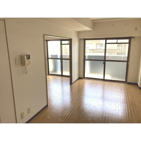 居室・リビング　内装