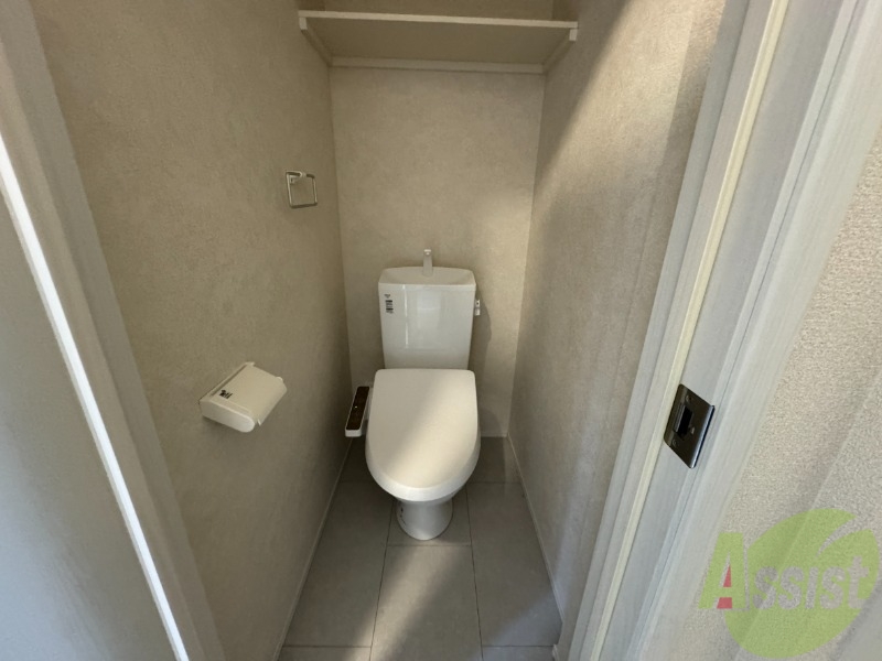 トイレ　トイレはウォシュレット機能付きです。安心して使用できますね。