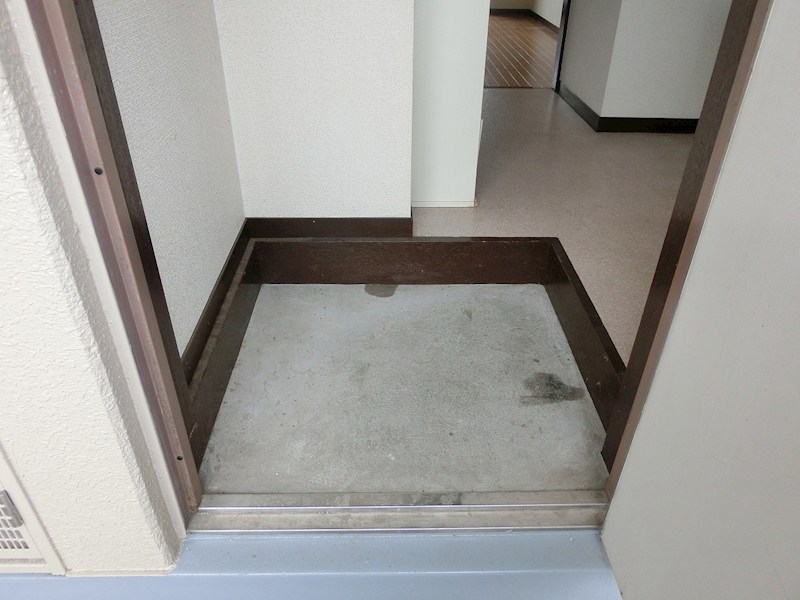 玄関　現況優先