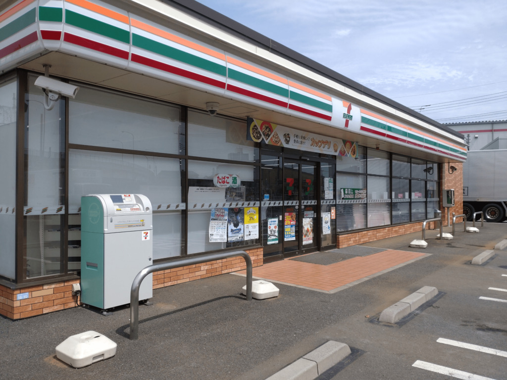 コンビニ　セブンイレブン 厚木愛甲東店（コンビニ）まで306m