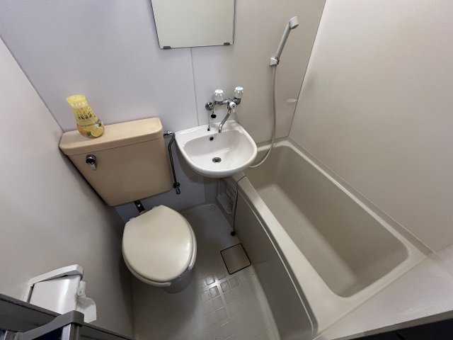 バス・シャワールーム　お風呂で日々の疲れを落としましょう