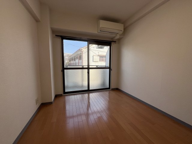 居室・リビング　ゆったり過ごせる居間です