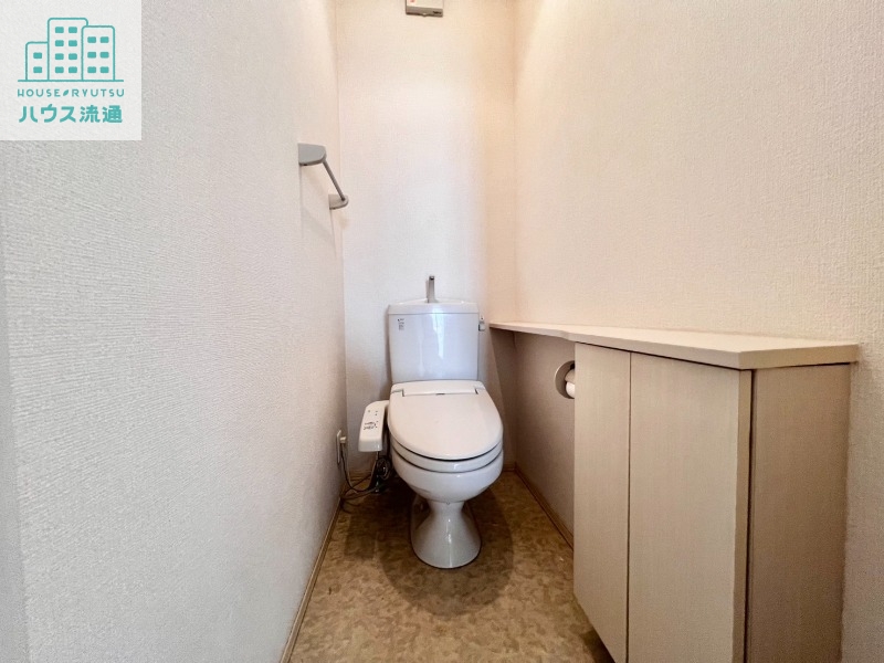 トイレ　※別号室・間取り反転タイプの室内写真です