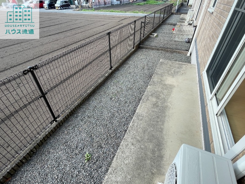 バルコニー　※別号室・間取り反転タイプの室内写真です