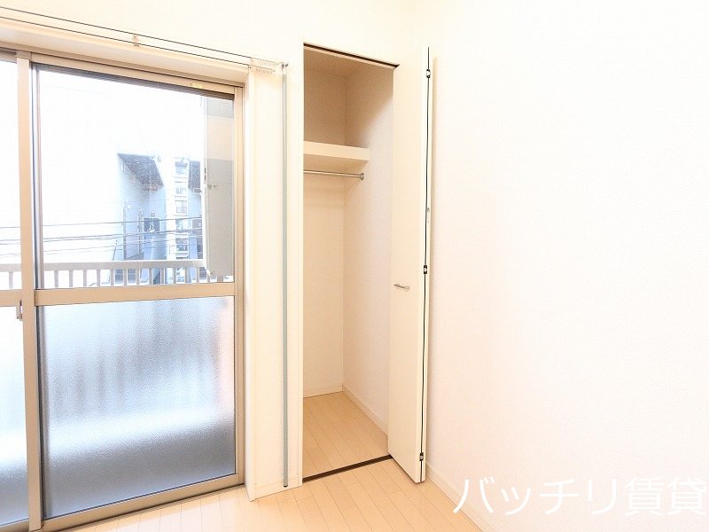 収納　同型タイプの為、現状を優先致します。