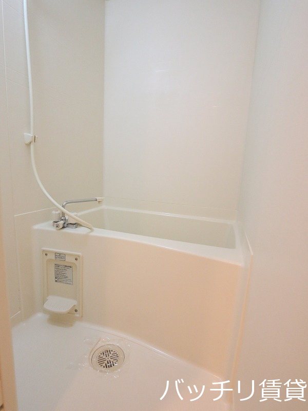 バス・シャワールーム　同型タイプの為、現状を優先致します。