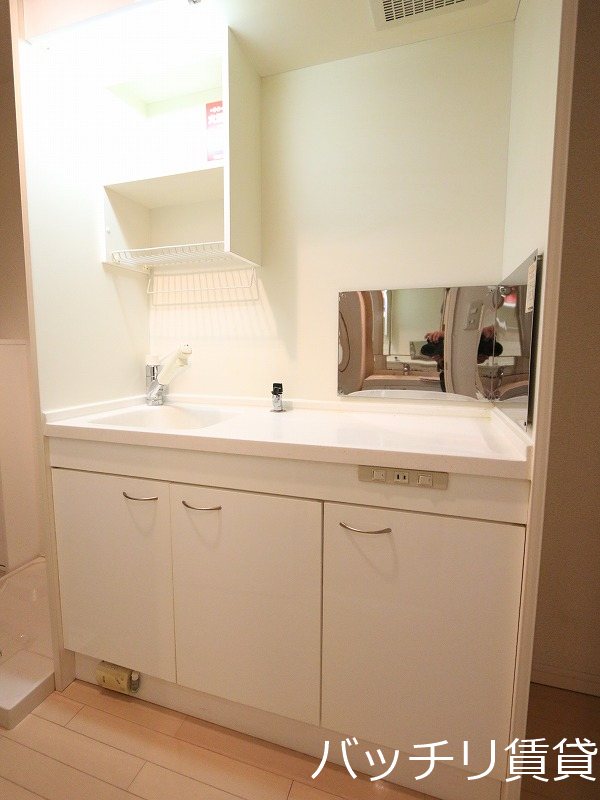 キッチン　同型タイプの為、現状を優先致します。