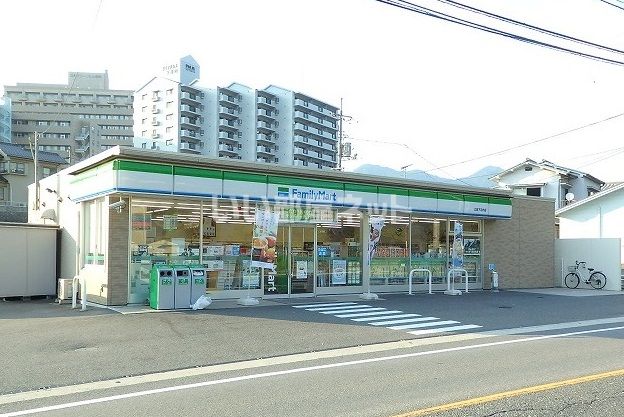 コンビニ　ファミリーマート 広島下河内店（コンビニ）まで1531m