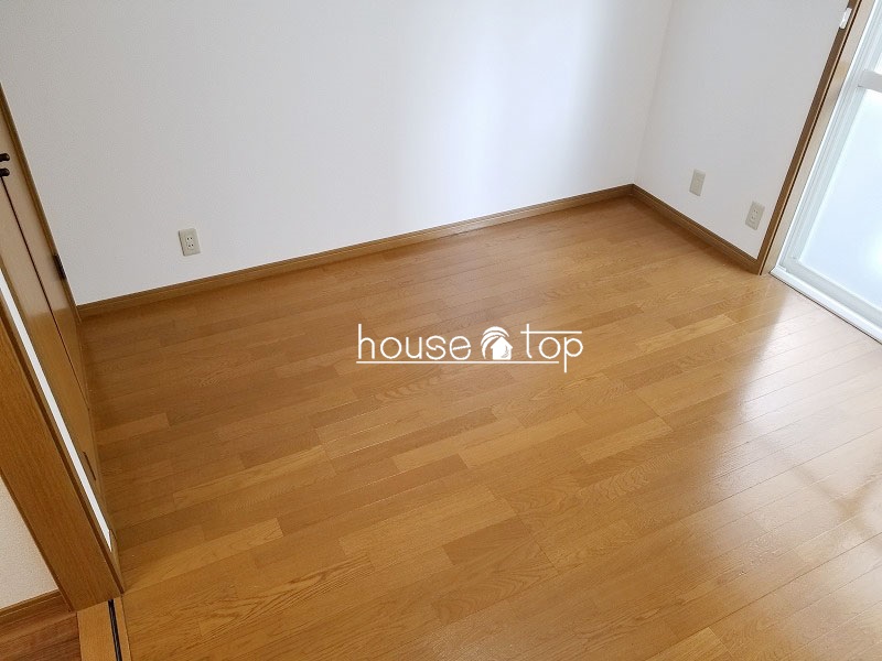 居室・リビング　日当たりの良いお部屋ですよ♪