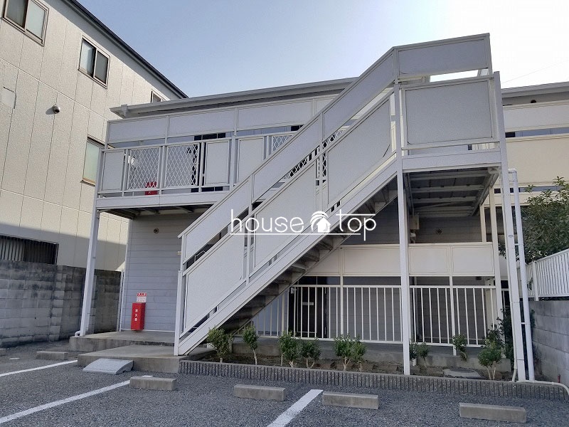 建物外観　阪神・阪急・JR沿線利用可能！人気のバス・トイレ別！