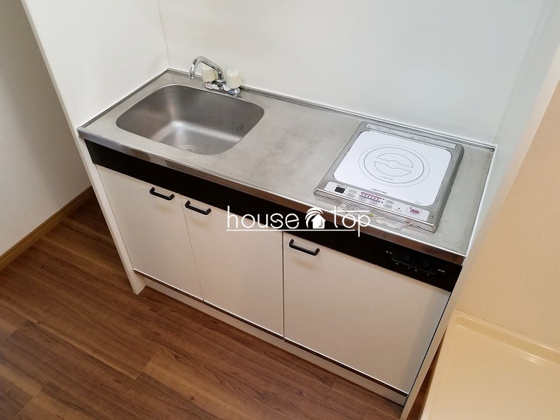 キッチン　IHクッキングヒーター！まな板も置けますよ♪