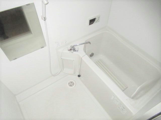 バス・シャワールーム　追い炊き付きバス