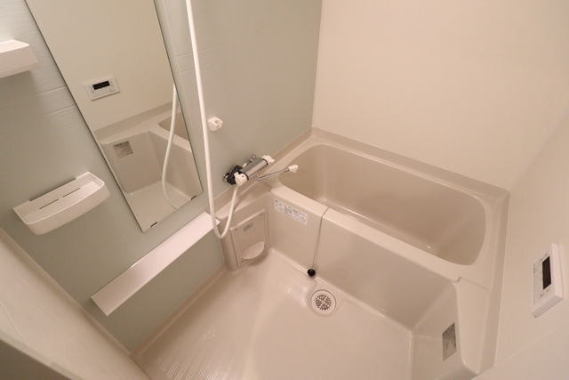 バス・シャワールーム　バスルームのお写真です。