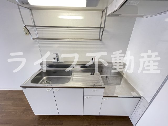 キッチン　コンパクトなキッチンで掃除もラクラク