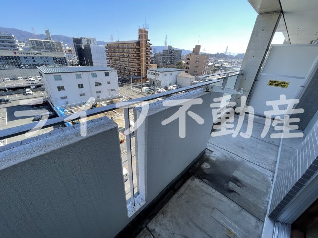 バルコニー　開放的で明るい空間を演出してくれるバルコニーです