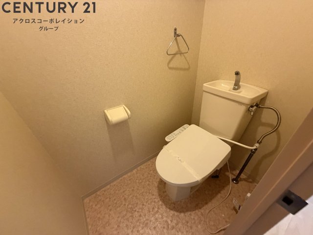 トイレ　温水洗浄便座