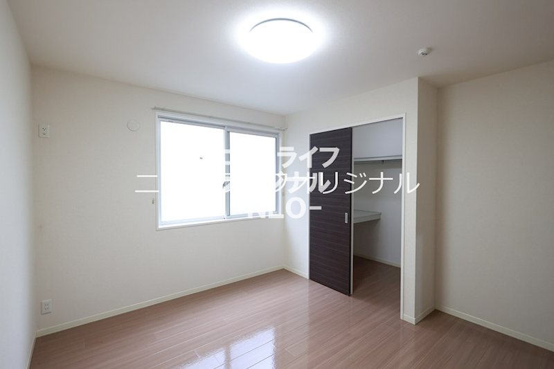 その他　5.3帖洋室♪リビング続きで使い勝手の良いお部屋です♪