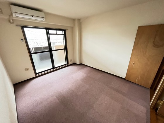 居室・リビング　※別号室の写真になります。