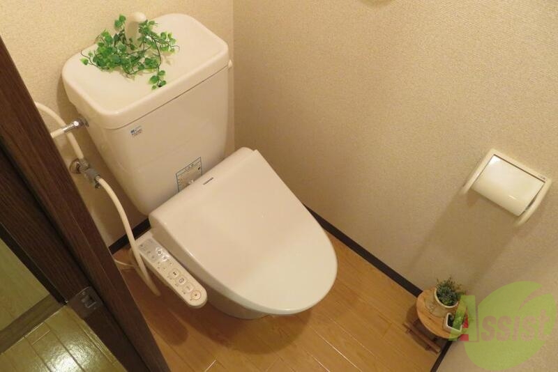 トイレ　さりげなく飾るとトイレもおしゃれですねー