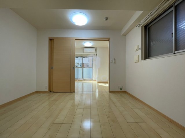 居室・リビング　同マンション参考写真