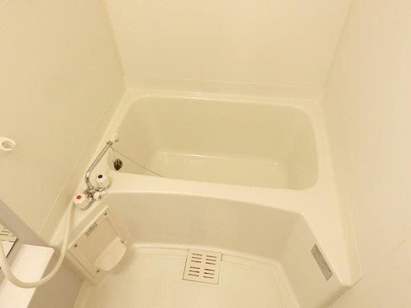 バス・シャワールーム　浴室乾燥機付きバス！