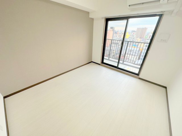 居室・リビング　明るく広々としたリビングです。