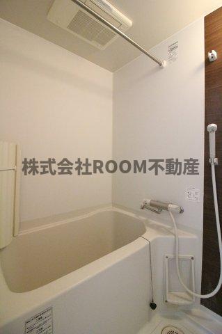 バス・シャワールーム　コンパクトで使いやすいお風呂です