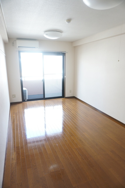 居室・リビング　洋室１０帖※同タイプ参考写真