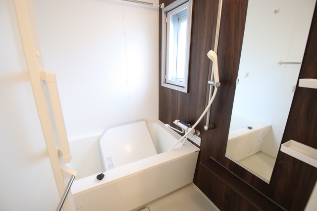 バス・シャワールーム　※別室の参考写真の為、現況優先です。