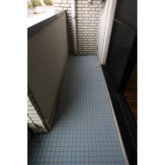 バルコニー　間取り反転タイプ１０７号室