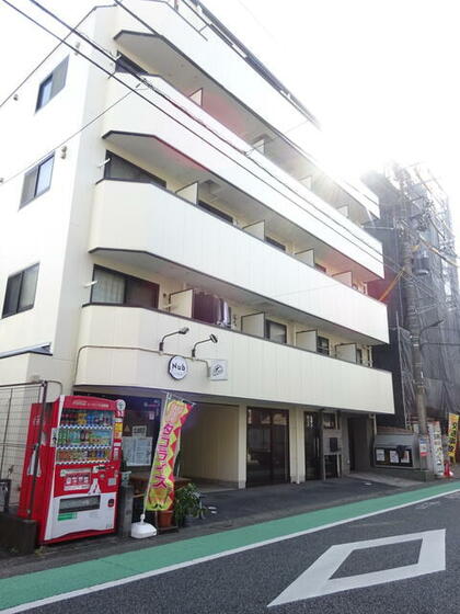 建物外観　２０２２年１２月外装リフォーム済み