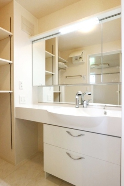 洗面設備　洗髪洗面化粧台