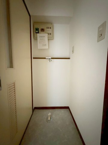 洗面設備　洗濯機置き場　防水パン無