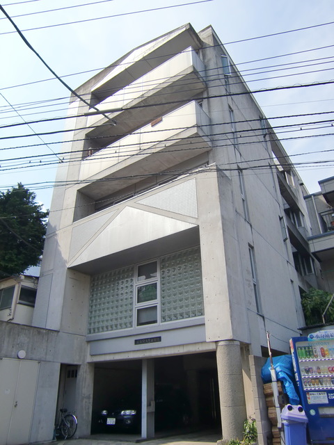 建物外観　★重厚な鉄筋コンクリート造★