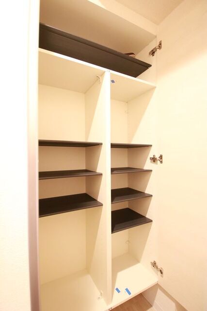 玄関　※別室の参考写真の為、現況優先です。