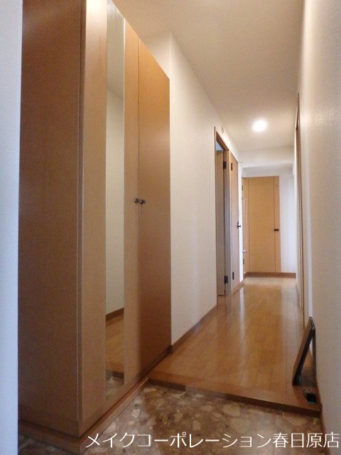 玄関　写真は同型タイプ