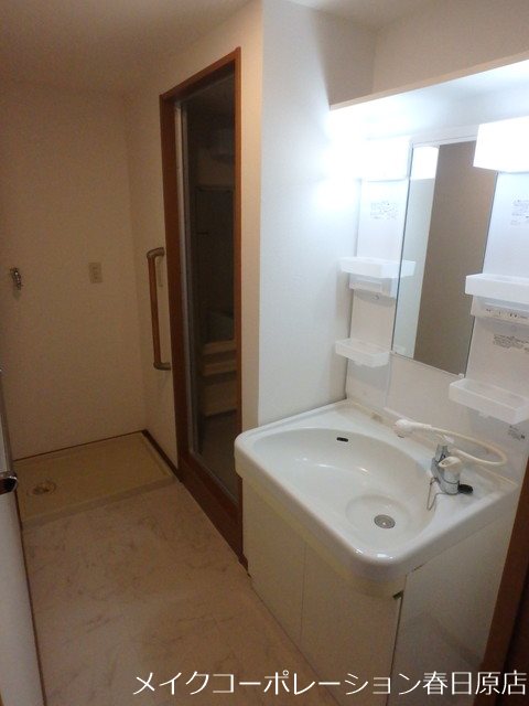 洗面設備　写真は同型タイプ
