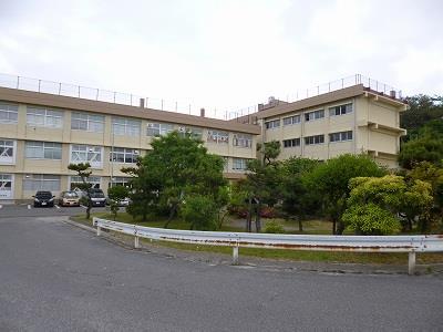 中学校　新潟市立五十嵐中学校（中学校）まで1241m