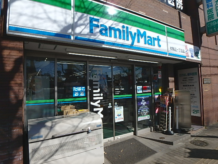コンビニ　ファミリーマート（コンビニ）まで95m