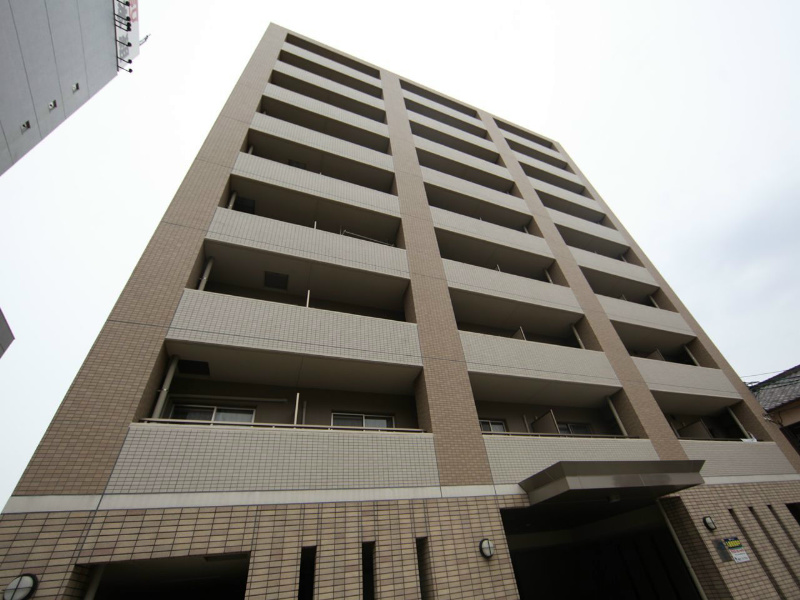 建物外観　外観　オートロック付　防犯カメラ付　屋根付き駐輪場