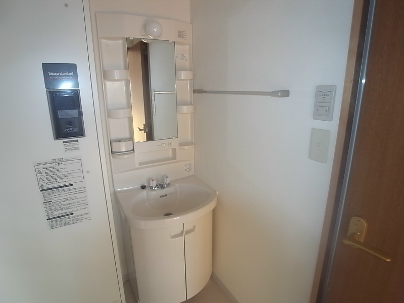 洗面設備　脱衣所　独立洗面台付