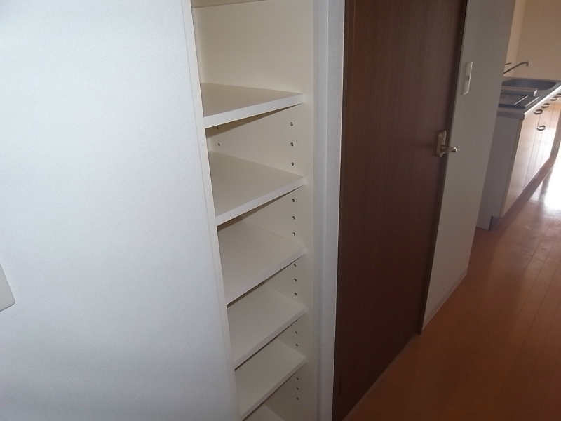 玄関　玄関　シューズボックス付