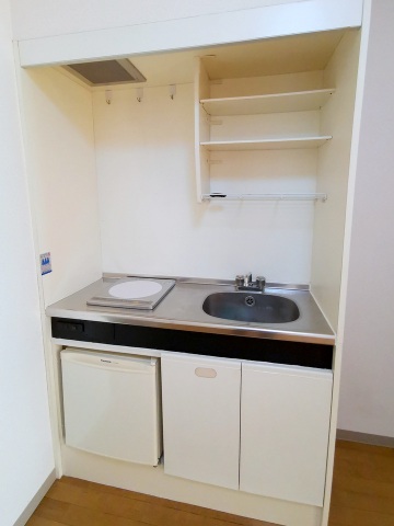 キッチン　安心のＩＨコンロと冷蔵庫付き