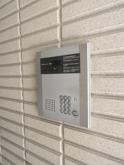 セキュリティ　★オートロック付きのエントランス★