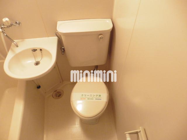 トイレ　コンパクトな洋式トイレです