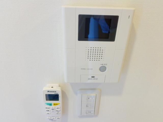 セキュリティ　TVモニター付きインターホン