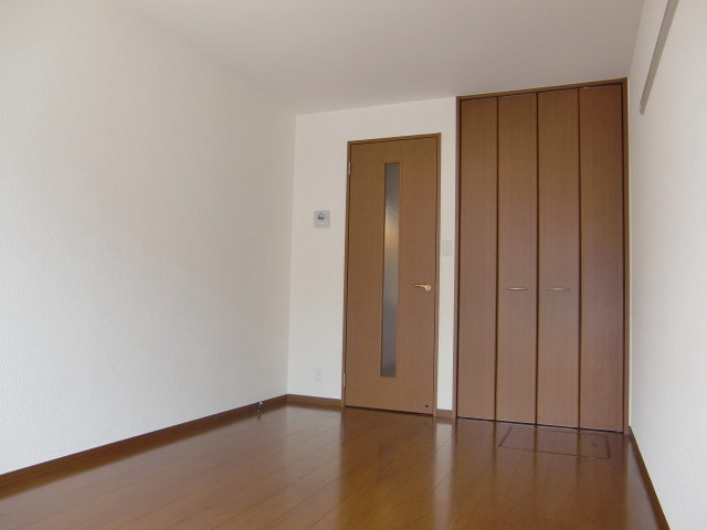 居室・リビング　家具もあわせやすいナチュラルブラウン。