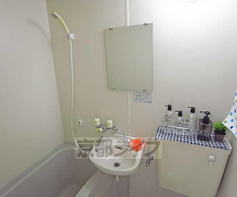 洗面設備　綺麗な洗面所です。